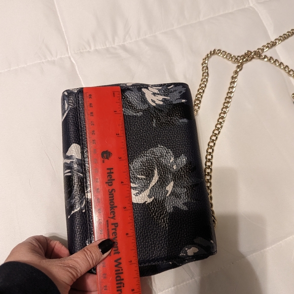 Purse - Picture 2 of 7